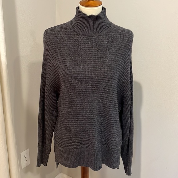 LOFT Sweaters - Loft tunic sweater